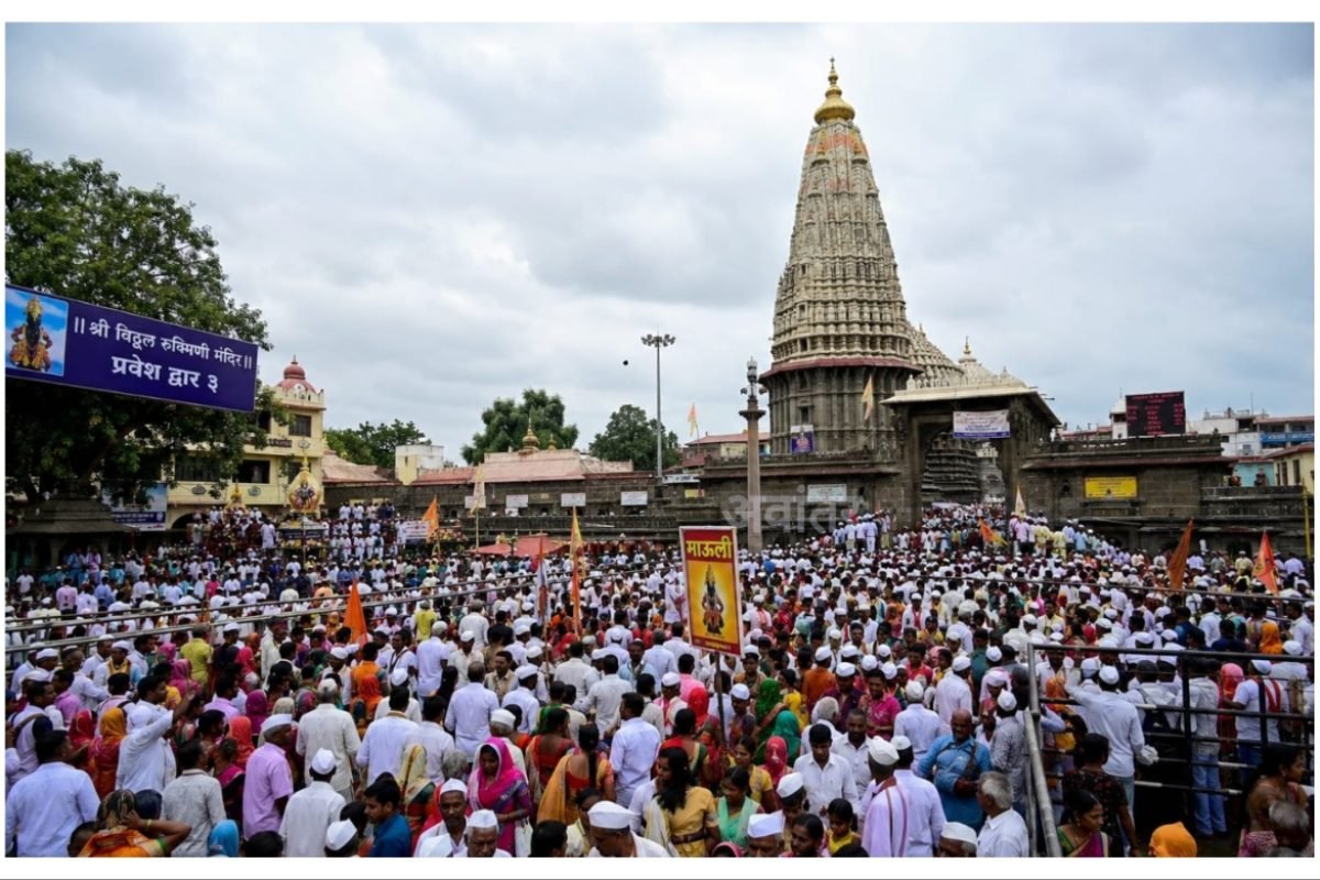 अवांतर, मराठीकथा, मराठीलेख, मराठीआर्टिकल, मराठी साहित्य, मी मराठी, अभिजात मराठी, नीता कुलकर्णी, लेखिका नीता कुलकर्णी, नीता चंद्रकांत कुलकर्णी, आषाढी एकादशी, पंढरीची वारी, दोघी बहिणींची वारी, दोन बहिणींचा वारीचा अनुभव, विठ्ठल दर्शनाची आस, दोन बहिणींचा वारी अनुभव, वारीचे भारावलेले दिवस, दोन बहिणींवर वारीचे गारुड, विठ्ठल विठ्ठल